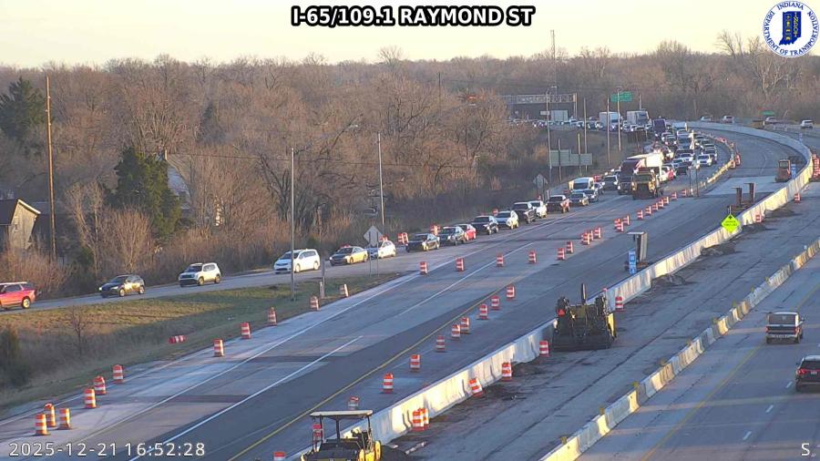 Indiana State Police: Beer spilled all over I-65 northbound in Indianapolis during semi crash